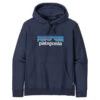 Patagonia M's P-6 Logo Uprisal Hoody New Navy 2 Patagonia M's P-6 Logo Uprisal Hoody New Navy -Winterkleding 39622 NENA r 1